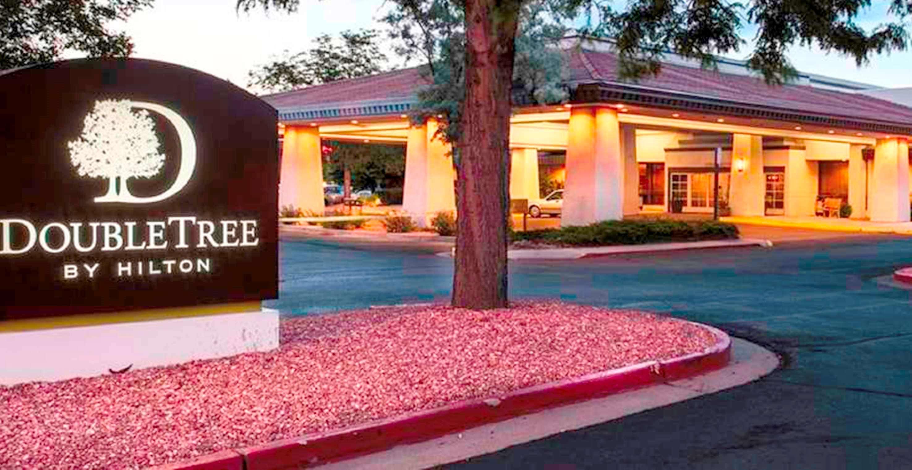 Doubletree By Hilton Colorado Springs Ξενοδοχείο Εξωτερικό φωτογραφία