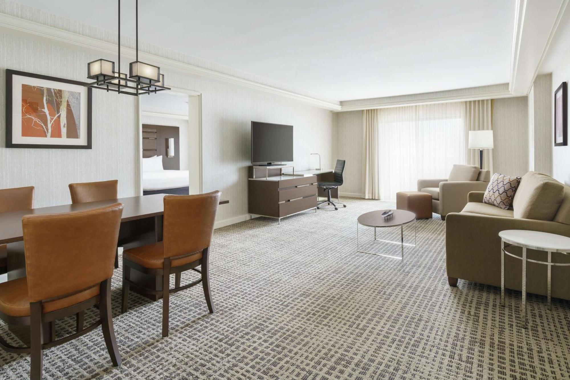 Doubletree By Hilton Colorado Springs Ξενοδοχείο Εξωτερικό φωτογραφία