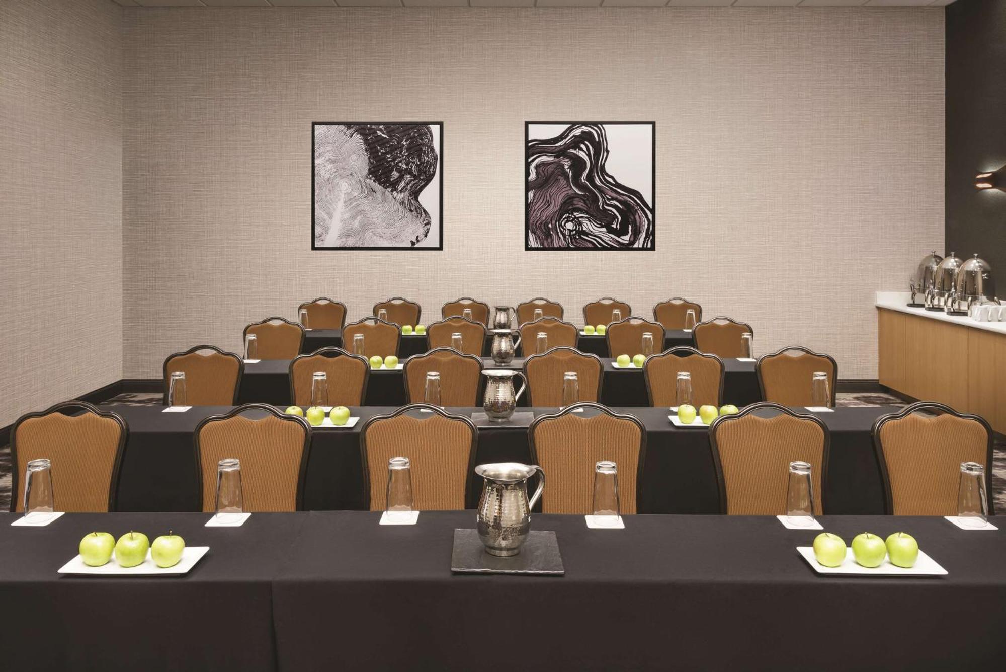 Doubletree By Hilton Colorado Springs Ξενοδοχείο Εξωτερικό φωτογραφία
