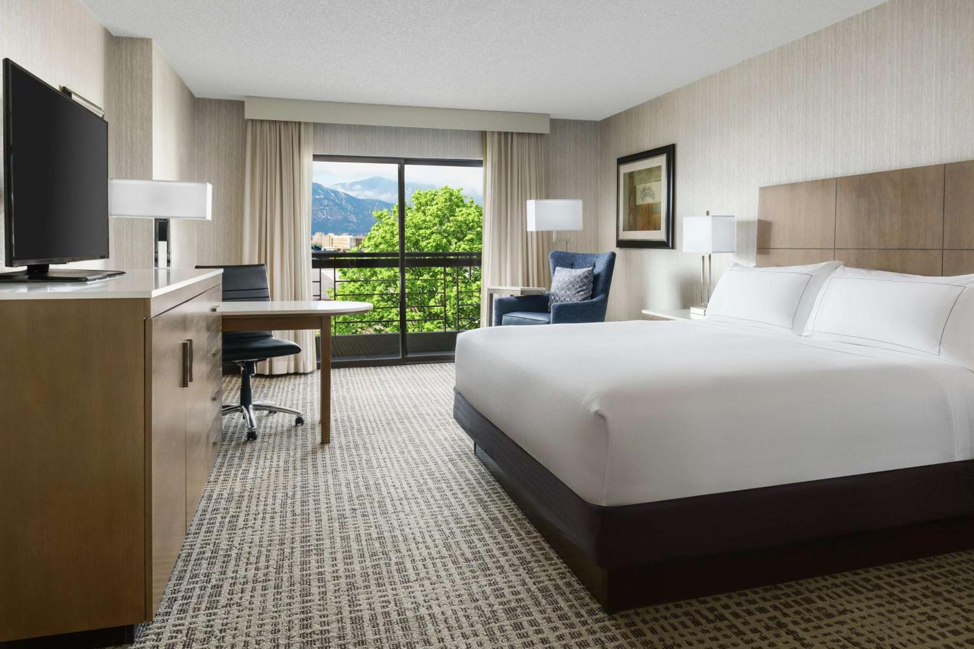 Doubletree By Hilton Colorado Springs Ξενοδοχείο Εξωτερικό φωτογραφία