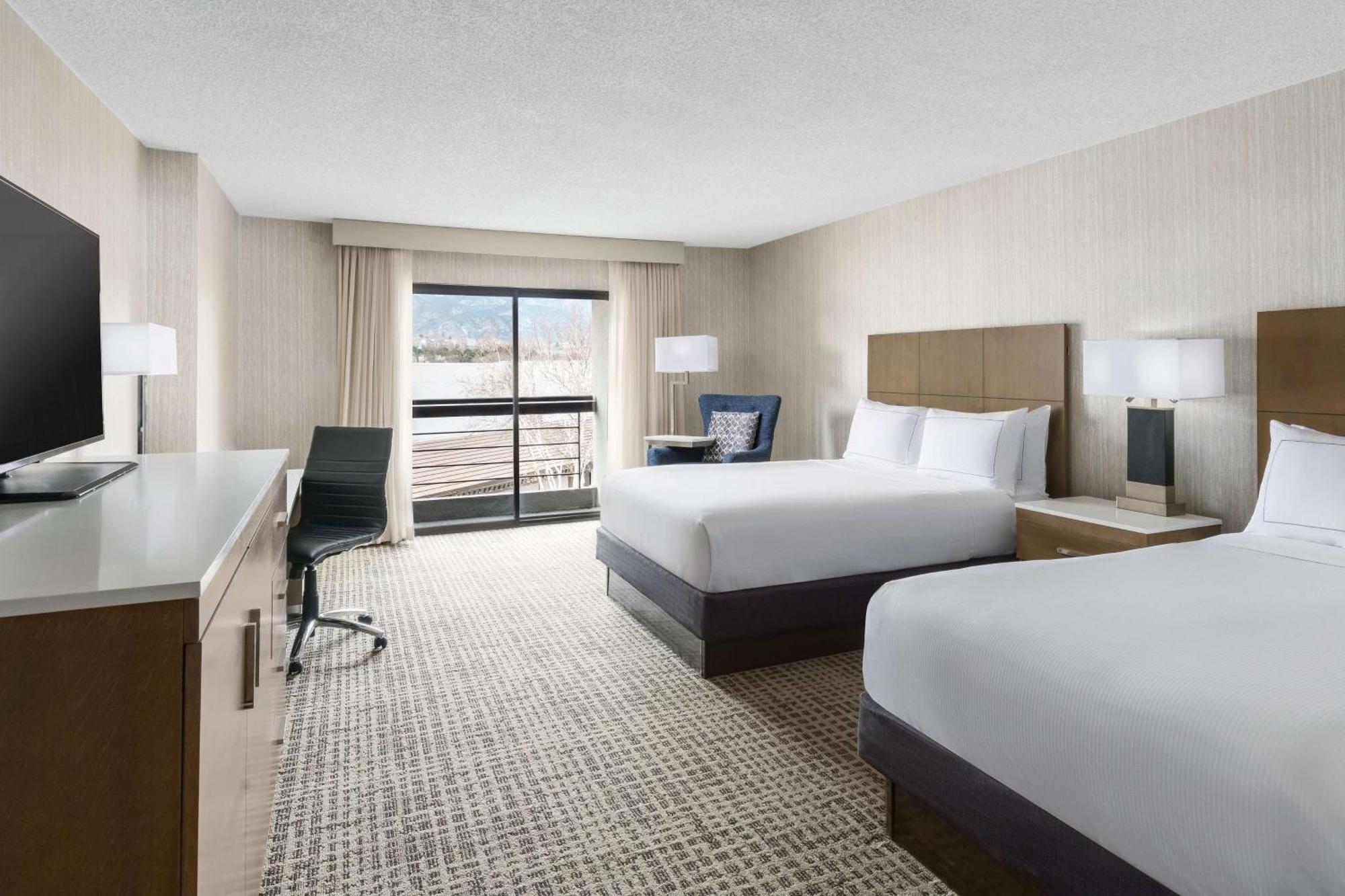 Doubletree By Hilton Colorado Springs Ξενοδοχείο Εξωτερικό φωτογραφία